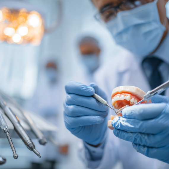 Zirkonové korunky: Vrchol estetiky a funkčnosti pro Váš úsměv